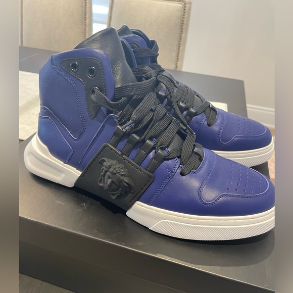 Versace Men’s Two Tones Leather Medusa High Top Sneakers - Picture 4 of 9